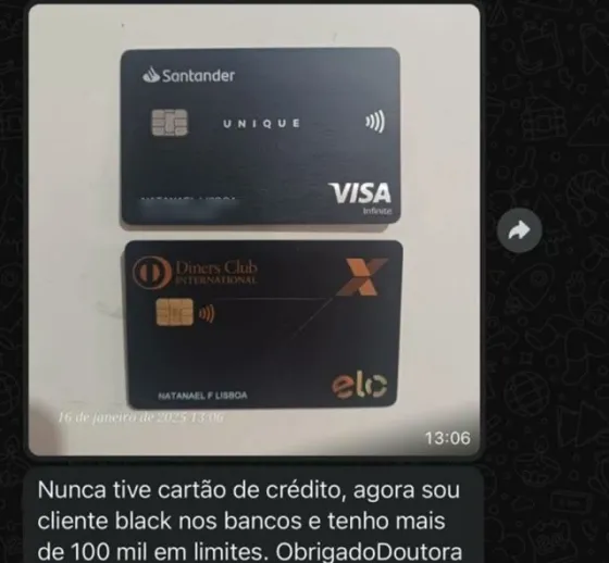 Mensagem de cliente com dois cartões de crédito black